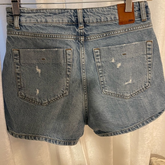 Zara criss cross w denim shorts - Picture 2 of 3